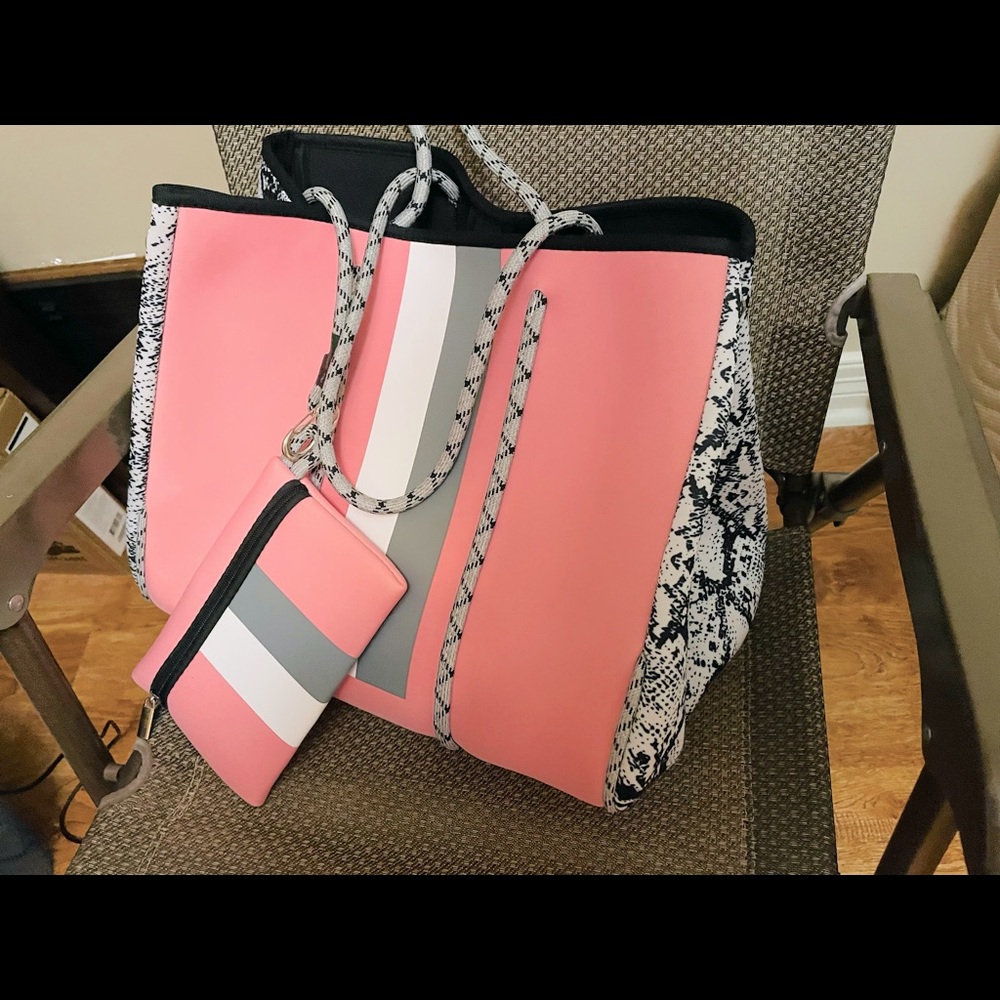 NWT- Neoprene Boutique bag
